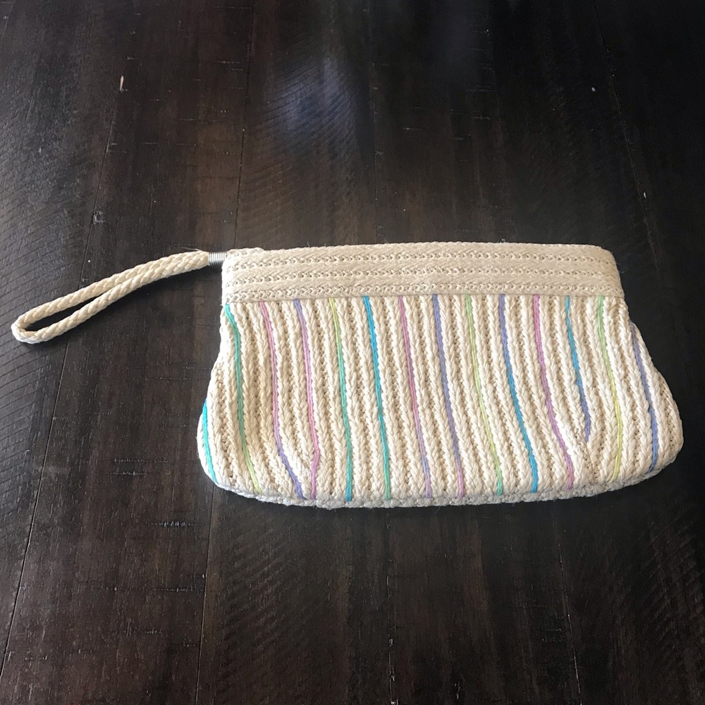 Crochet style wristlet